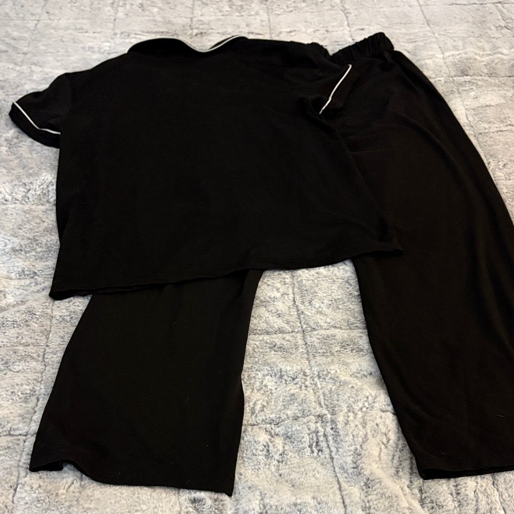 Classic Black Pajama Set with White Piping-M - Picture 4 of 13
